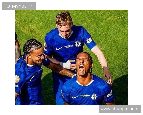 美国足球明星与球迷的激情互动与共同成长之路